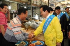 강운태 광주시장, 상인들과 현장대화...양동 경열로시장민원 해결