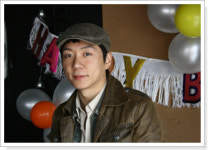 서프라이즈 배우 이중성, 중독성 강한 Alone 인기 끌어