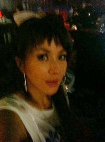 엄정화 나이트 클럽 인증샷...90년대 스타일 완벽 재현
