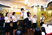 참진한의원 사내 동아리 아크네 밴드, 사내 생활의 활력소