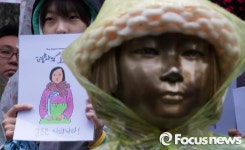 할머니 없는 수요집회…소녀들 어른 돼도 잊지 않겠다