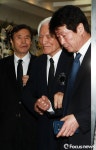 빈소 나서는 최형우 전 장관