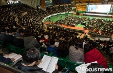 입시설명회 몰린 인파