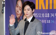 포즈 취하는 동현