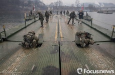 한탄강 부교 설치