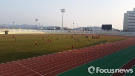 사천시, 전국 중·고교 축구대회 개최…18개 팀 열띤 경쟁