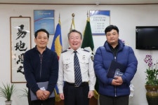 동호대교 갑시다…손님 한강 투신 막고 구조한 택시기사