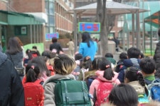 [포커스포토] 선생님과 함께 교실로 출발!...춘천남부초등학교 입학식