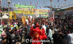 함안군 삼칠민속 줄다리기…전통문화 계승 축제의 장