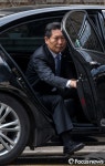 [포커스포토] 차량 내리는 정청래