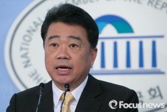 [포커스포토] 추가 컷오프 등 발표하는 더불어민주당