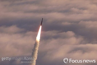 북한, 동해상으로 탄도미사일 1발 발사…800km 비행(종합)