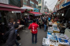 [포커스포토] 신매시장 찾은 김문수 후보