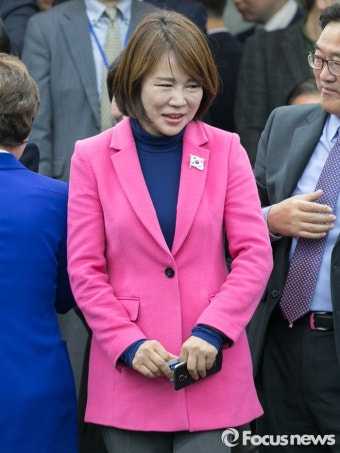 [포커스포토] 더민주 당선자 대회 참석하는 전현희 당선인