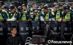 [포토] 좀 비켜주세요