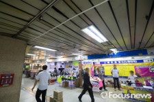 [포토] 종로5가역 불안한 시민들의 발걸음