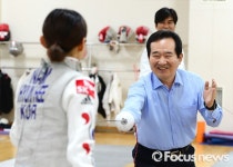(주)태능푸드시스템(정운점) | [포토] 정세균 태릉선수촌 방문