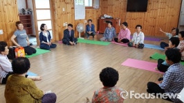김기훈 산청 신안면장, 관내 어르신과 상견례…주민의견 청취도