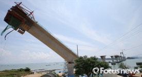 [포토] 칠산대교 붕괴로 6명 부상