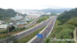 뻥 뚫린 통영…시내에서 미륵도까지 10분이면 OK!