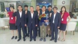 우리 동네 '엉클 조' 통영수협 죽림지점 일일지점장 됐어요