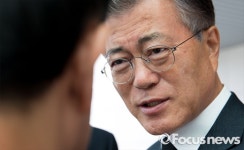 [포토] 故 박형규 목사 빈소 조문 마친 문재인