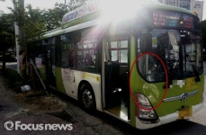전주서 50대女 횡단보도 건너려다 시내버스에 치여 중태