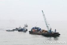 속초해경, 좌주직전 예인선과 크레인바지선 구조