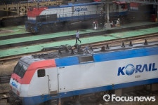 [포토] 차량 기지에 정차한 열차