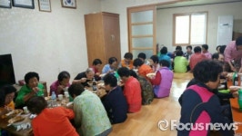남해군 상주면  법문사, 관내 어르신들 자장면 공양