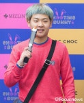 [포토] 슈퍼비, 사격 포즈는 이렇게