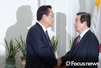 [포토] 한광옥 신임 대통령비서실장, 정진석 원내대표 예방
