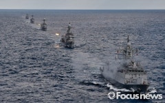 [포토] 해군, 연평도 포격도발 6주기 해상기동훈련