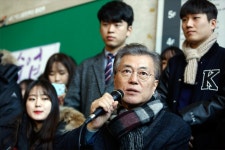 [포토] 문재인, 수원지역 대학생들과 시국대화