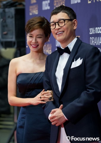 [포토] 2016 MBC 연기대상, 김지호-김호진 '다정한 부부'