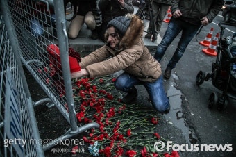 [포토] 이스탄불 총격 테러…애도 이어가는 시민들
