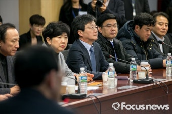 [포토] 창당준비위원회 참석한 유승민 개혁보수신당 의원
