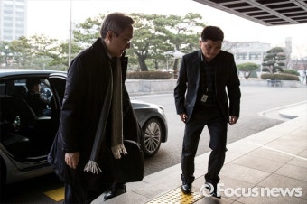 [포토] 탄핵심판 한 달 째, 출근하는 강일원 탄핵심판 주심