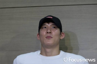 [포토] 취재진 질문에 답하는 마린보이 박태환