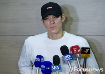 [포토] 취재진과 인터뷰하는 마린보이 박태환