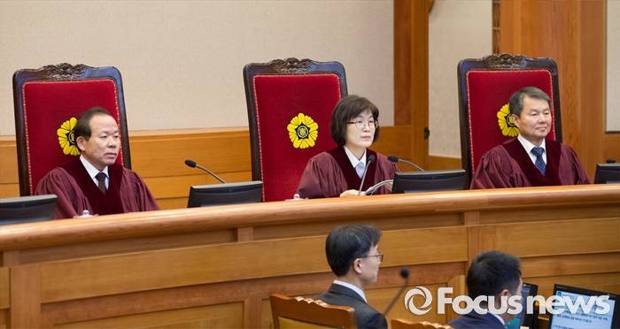 한덕수 대통령 권한대행 탄핵 소추안 가결에 국회·국민의힘 갈등 날선해지며 법정 공방 예고
