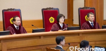 한덕수 대통령 권한대행 탄핵 소추안 가결에 국회·국민의힘 갈등 날선해지며 법정 공방 예고
