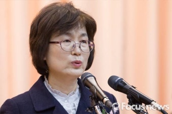 [포토] 퇴임식 퇴임사하는 이정미 헌재소장 권한대행