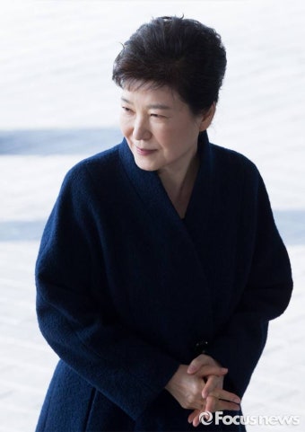[포토] 박근혜 전 대통령, 피의자 신분 검찰 출석