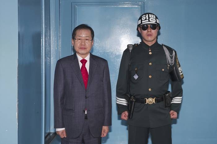 홍준표, 미국 방문중 취임식 관람... 차기 대통령 후보 자격으로