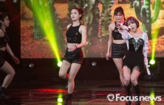 [포토] [K-포토] 무대 선보이는 황인선