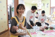 [메디포토] 일동제약, 김윤아와 함께 아동일시보호소 지원품 전달