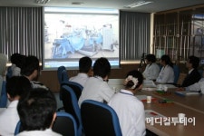 [메디포토] 일본 기타규수 산업의대팀, 원광대병원 임상실습 참여