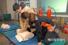 뇌손상 막고 생명 구하는 ‘심폐소생술’