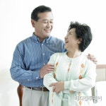 [100세 건강] 안마의자, 맞춤형이 아니기에 꼼꼼한 체크 중요해